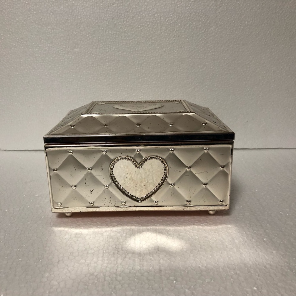 Lenox American by Design “Childhood Memories” Musical Jewelry Box
